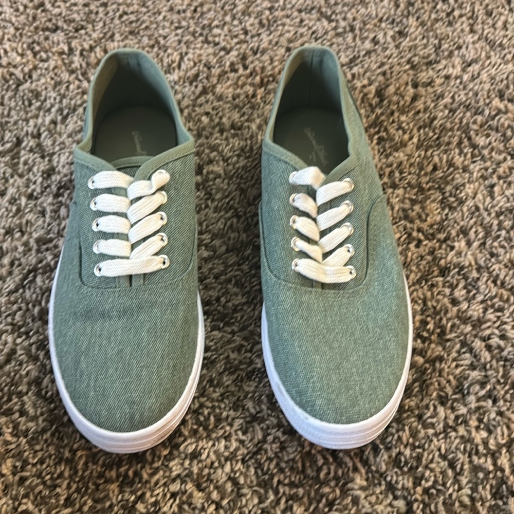 Women’s Green Sneakers